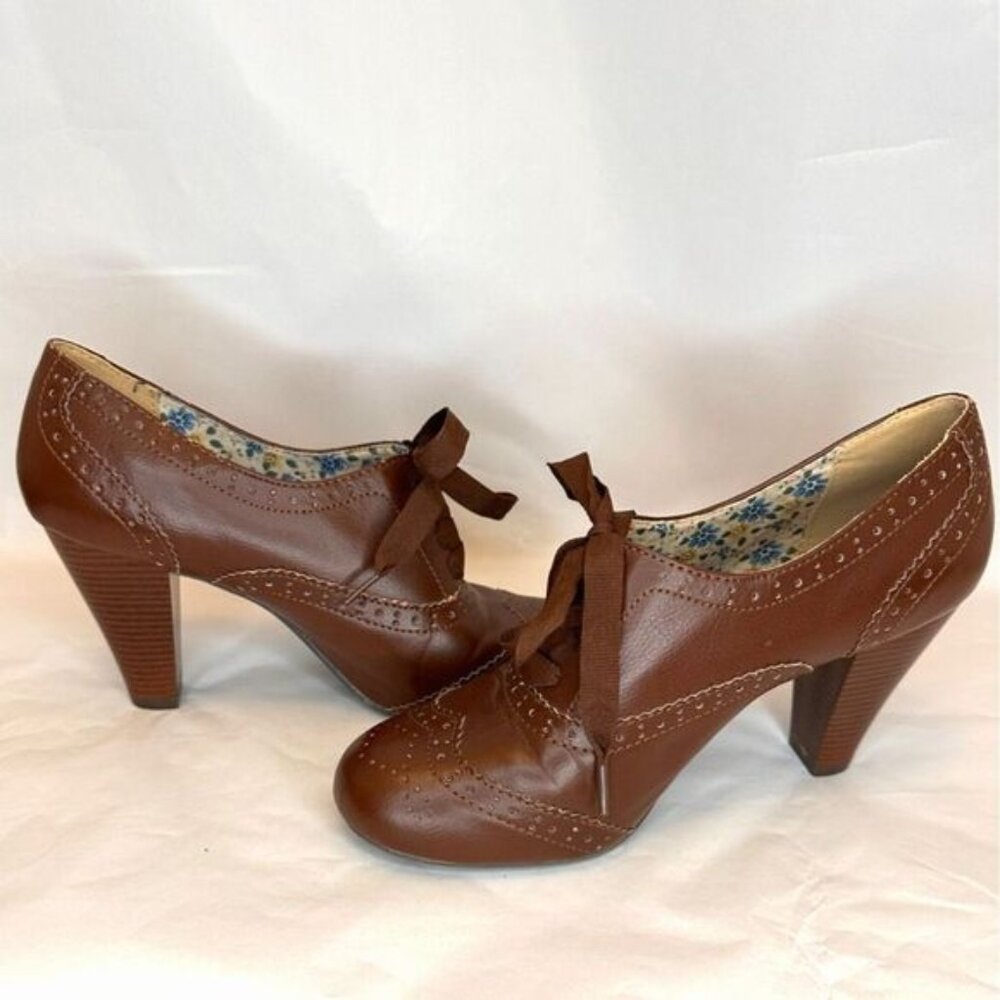 American Eagle Lace Up Oxford Heels Brown Academia Size 9 Floral Cottagecore
